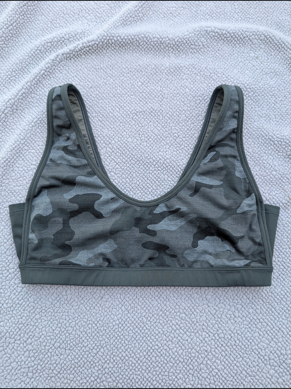Gap Fit Sculpted Low Impact Camo Sports Bra Size M